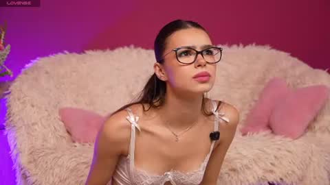 Snapshot of alexxisrae chatting on July 2026 05:11:02 AM Alexxis Rae online show from July 2026 05:11:02 AM