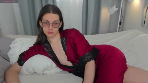 Snapshot of alfred_jones chatting on June 2026 11:16:01 AM Alfreda online show from June 2026 11:16:01 AM