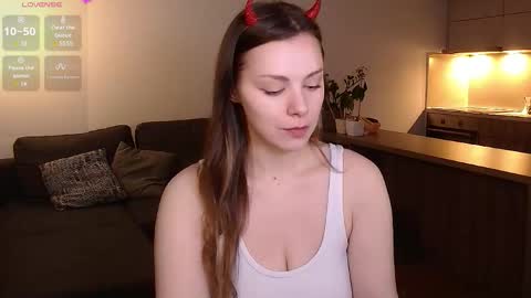 Snapshot of ali_cooper chatting on November 2025 12:07:01 PM Alison online show from November 2025 12:07:01 PM