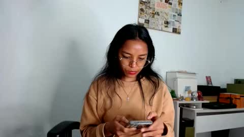 Snapshot of alia054 chatting on May 2026 02:57:01 PM Alia online show from May 2026 02:57:01 PM