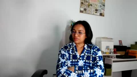 Snapshot of alia054 chatting on June 2026 12:55:01 AM Alia online show from June 2026 12:55:01 AM
