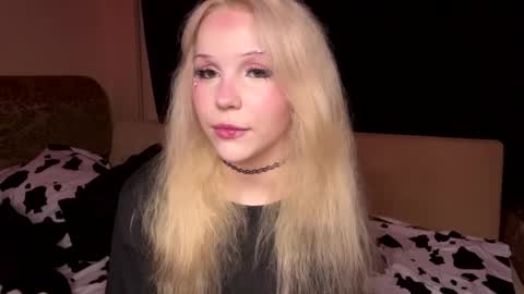 Snapshot of alicauwumeow chatting on April 2026 10:15:02 PM Alice online show from April 2026 10:15:02 PM