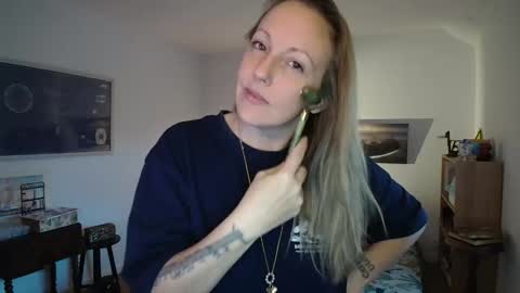 Alice online show from November 2025 07:38:02 AM