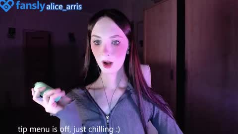 Alice Aris online show from November 2025 06:33:02 PM