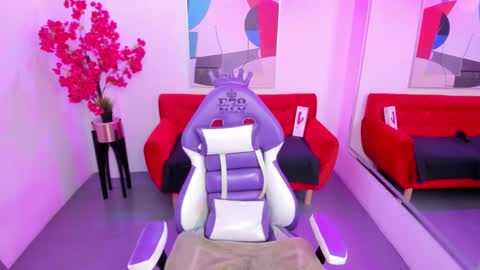 Alice  online show from February 2025 03:19:02 PM