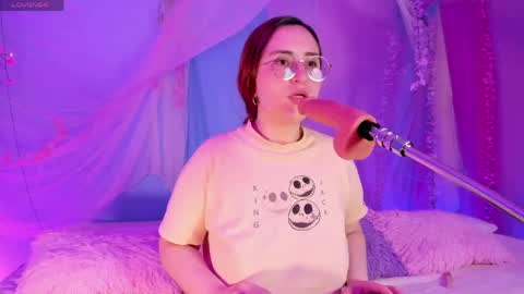 Snapshot of alice_cute77 chatting on May 2026 04:51:02 AM Mey online show from May 2026 04:51:02 AM