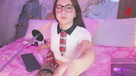 Snapshot of alice_cute77 chatting on May 2026 05:11:01 PM Mey online show from May 2026 05:11:01 PM