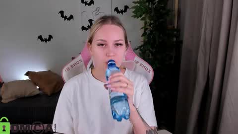 Alice online show from October 2025 09:49:02 PM