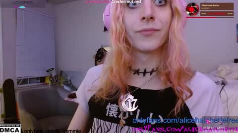 Snapshot of alice_hatchette chatting on September 2025 03:19:02 AM Alice Hatchette online show from September 2025 03:19:02 AM