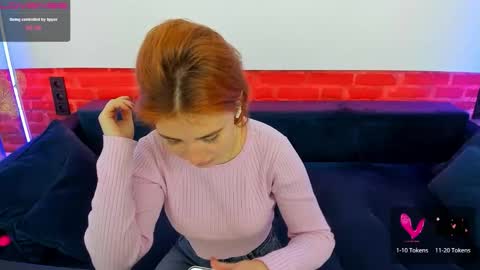 Snapshot of alice_janess chatting on October 2025 06:11:02 AM Alice online show from October 2025 06:11:02 AM