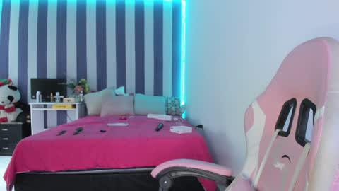 Snapshot of alice_jonson chatting on December 2024 05:18:02 PM Maria Join free Telegram and suscribe my OF online show from December 2024 05:18:02 PM