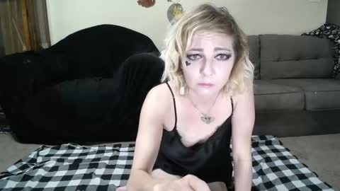 Snapshot of alice_leray chatting on June 2026 02:12:01 AM alice_leray online show from June 2026 02:12:01 AM