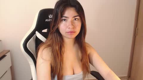 Snapshot of alice_middle01 chatting on March 2025 04:57:01 PM Alice online show from March 2025 04:57:01 PM