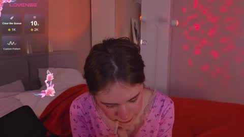 Alice online show from November 2025 04:01:01 AM