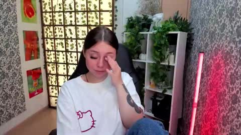 Snapshot of alice_monro chatting on September 2025 02:00:02 AM Alice online show from September 2025 02:00:02 AM