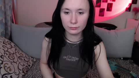 Snapshot of alice_perrez chatting on February 2025 09:56:02 AM Alice and Mike online show from February 2025 09:56:02 AM