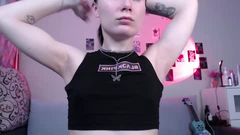 Snapshot of alice_perrez chatting on February 2025 11:22:02 AM Alice and Mike online show from February 2025 11:22:02 AM