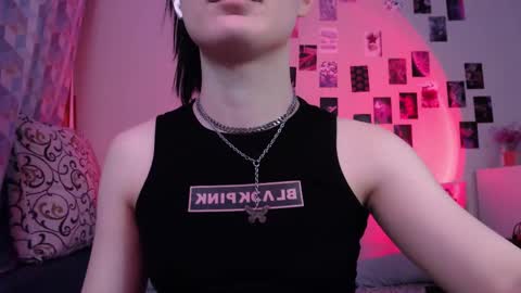 Snapshot of alice_perrez chatting on February 2025 02:27:02 PM Alice and Mike online show from February 2025 02:27:02 PM