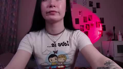 Snapshot of alice_perrez chatting on February 2025 12:25:02 PM Alice and Mike online show from February 2025 12:25:02 PM