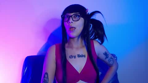 Snapshot of alice_phantom chatting on January 2026 01:21:02 AM online show from January 2026 01:21:02 AM