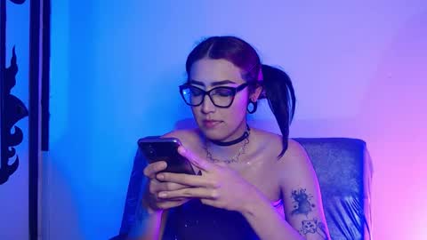 Snapshot of alice_phantom chatting on March 2026 01:44:01 AM online show from March 2026 01:44:01 AM