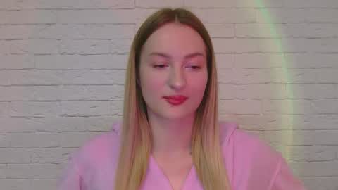 Snapshot of alice_sweet_01 chatting on November 2025 06:32:01 PM Alice online show from November 2025 06:32:01 PM