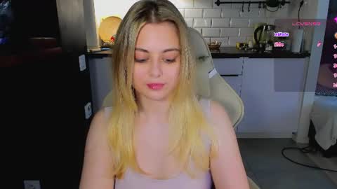 Snapshot of alice_wander chatting on June 2026 10:50:01 AM Alice online show from June 2026 10:50:01 AM