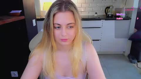 Snapshot of alice_wander chatting on July 2026 05:02:02 AM Alice online show from July 2026 05:02:02 AM