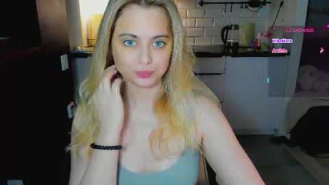 Snapshot of alice_wander chatting on July 2026 02:25:02 AM Alice online show from July 2026 02:25:02 AM