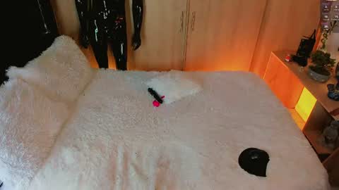 Snapshot of alicebby_bigcock19 chatting on July 2026 04:54:02 PM Alice online show from July 2026 04:54:02 PM