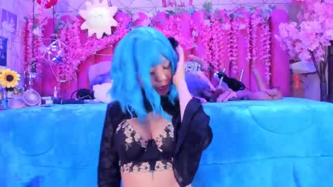 Snapshot of alicebenett_ chatting on April 2026 08:50:02 PM online show from April 2026 08:50:02 PM