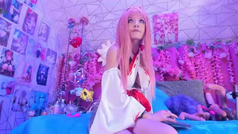 Snapshot of alicebenett_ chatting on May 2026 10:18:02 PM online show from May 2026 10:18:02 PM