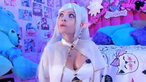 Snapshot of alicebenett_ chatting on May 2026 10:28:02 PM online show from May 2026 10:28:02 PM
