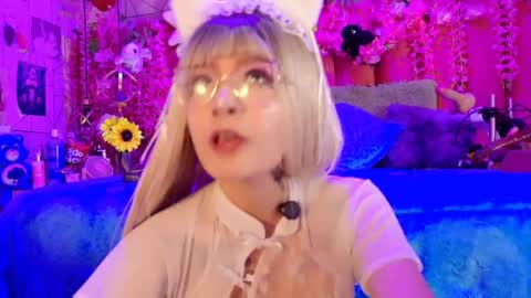 Snapshot of alicebenett_ chatting on May 2026 10:16:01 PM online show from May 2026 10:16:01 PM