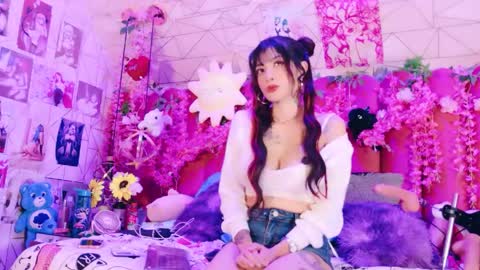 Snapshot of alicebenett_ chatting on May 2026 10:30:01 PM online show from May 2026 10:30:01 PM