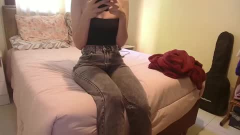 Snapshot of alicedeluca chatting on November 2025 07:48:02 PM Alice DeLUCA online show from November 2025 07:48:02 PM