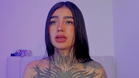 Alice  online show from November 2025 07:14:01 PM