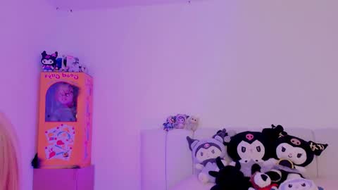 Alice  online show from November 2025 08:29:02 PM