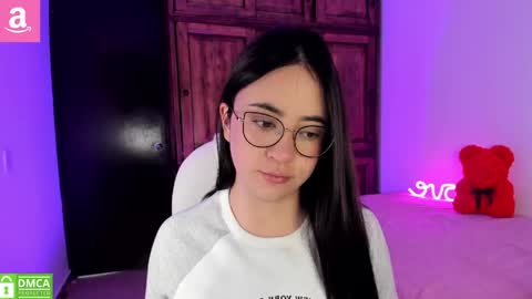 Snapshot of alicee_2 chatting on May 2026 07:11:01 PM Aliceee .. 97YP9VWGZHrefnav wishlist lists 1 online show from May 2026 07:11:01 PM