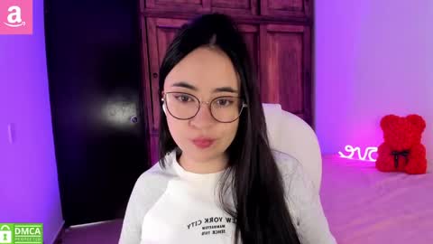 Snapshot of alicee_2 chatting on May 2026 07:32:02 PM Aliceee .. 97YP9VWGZHrefnav wishlist lists 1 online show from May 2026 07:32:02 PM