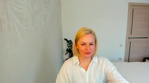 Snapshot of alicee__grace chatting on April 2026 08:28:01 AM Alicee online show from April 2026 08:28:01 AM