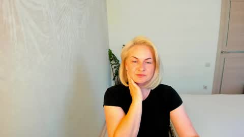 Snapshot of alicee__grace chatting on May 2026 12:24:01 PM Alicee online show from May 2026 12:24:01 PM