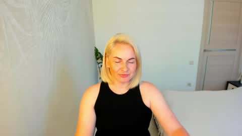 Snapshot of alicee__grace chatting on June 2026 11:25:02 AM Alicee online show from June 2026 11:25:02 AM