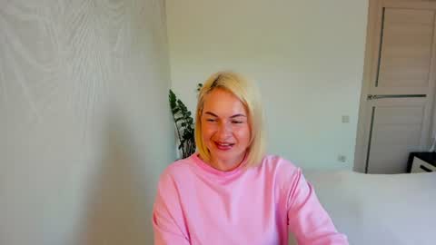 Snapshot of alicee__grace chatting on June 2026 08:28:01 AM Alicee online show from June 2026 08:28:01 AM
