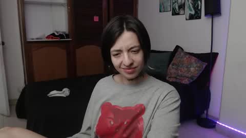 alicee_logan_ online show from October 2025 02:33:01 AM