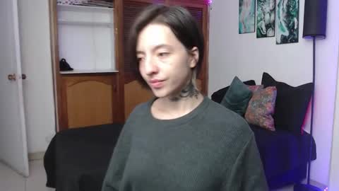alicee_logan_ online show from November 2025 01:30:01 AM