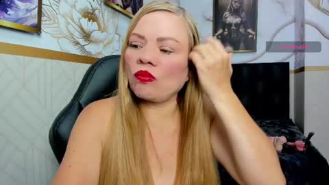 Snapshot of alicee_mature chatting on June 2026 08:13:02 PM alicee online show from June 2026 08:13:02 PM