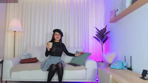 Snapshot of alicee_milf_ chatting on May 2026 01:40:01 PM Aleja online show from May 2026 01:40:01 PM