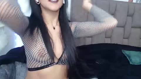 Snapshot of alicee_roos chatting on December 2024 05:22:02 PM Alice online show from December 2024 05:22:02 PM