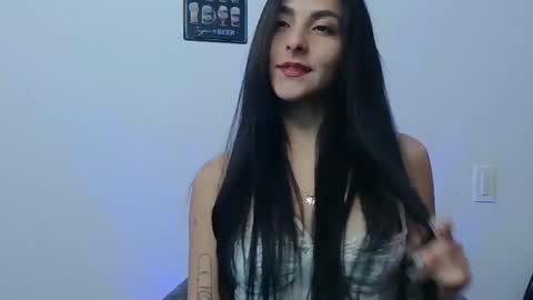 Snapshot of alicee_roos chatting on January 2025 08:48:01 PM Alice online show from January 2025 08:48:01 PM